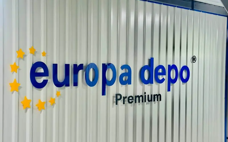 Kahramankazan Europa Depo tesisinde Europa Depo Premium yazılı duvar